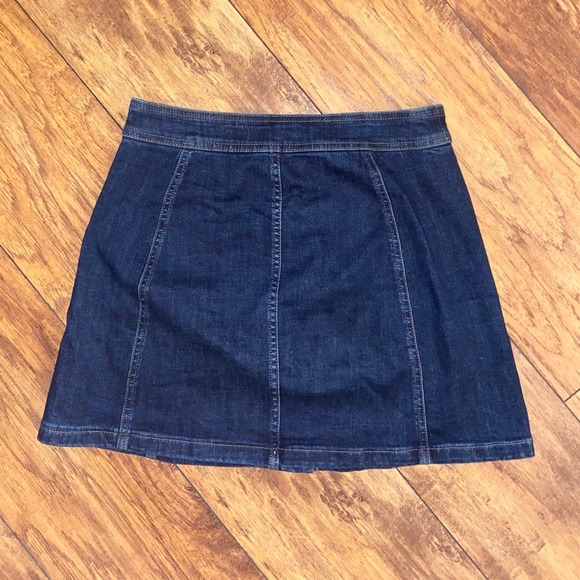 Madewell stretchy a-line dark wash denim skirt - Picture 3 of 3